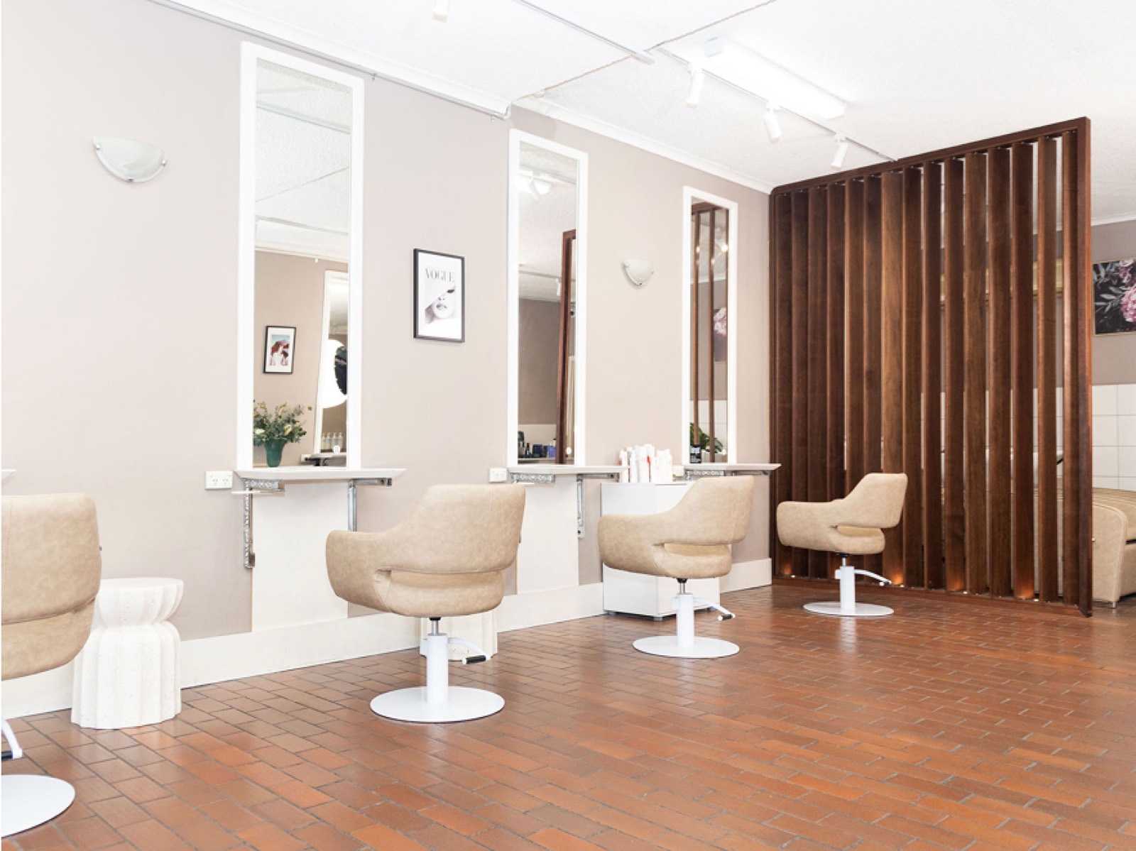 IKORA Hair styling stations and mirrors